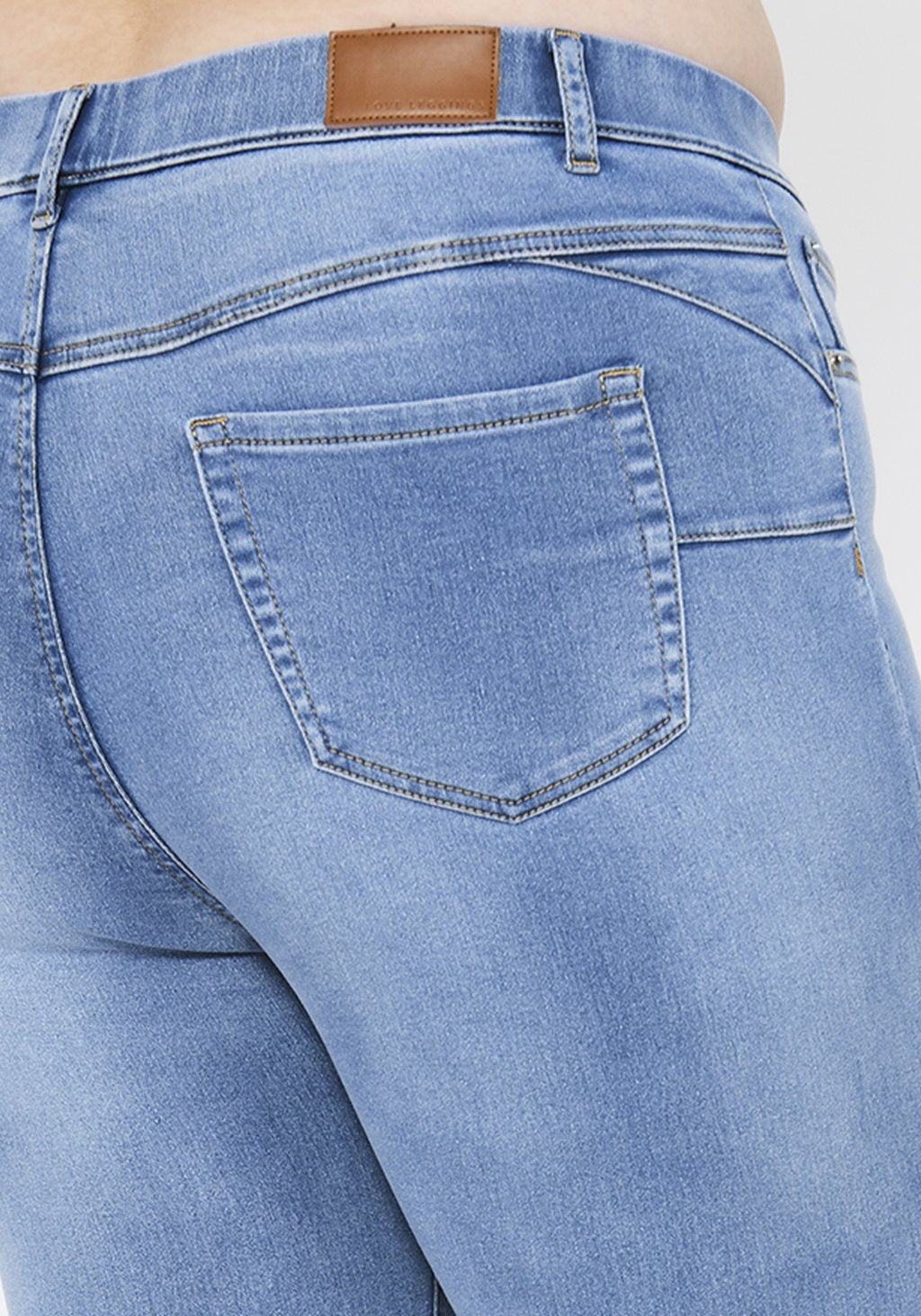 Plus Size Light Blue Cropped Jeggings