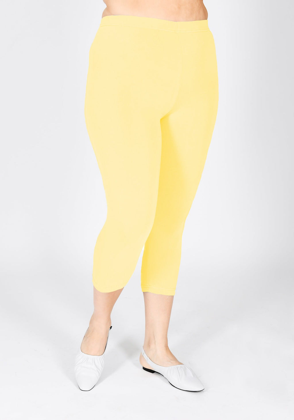 Plus Size Pastel Yellow Classic Cropped Leggings